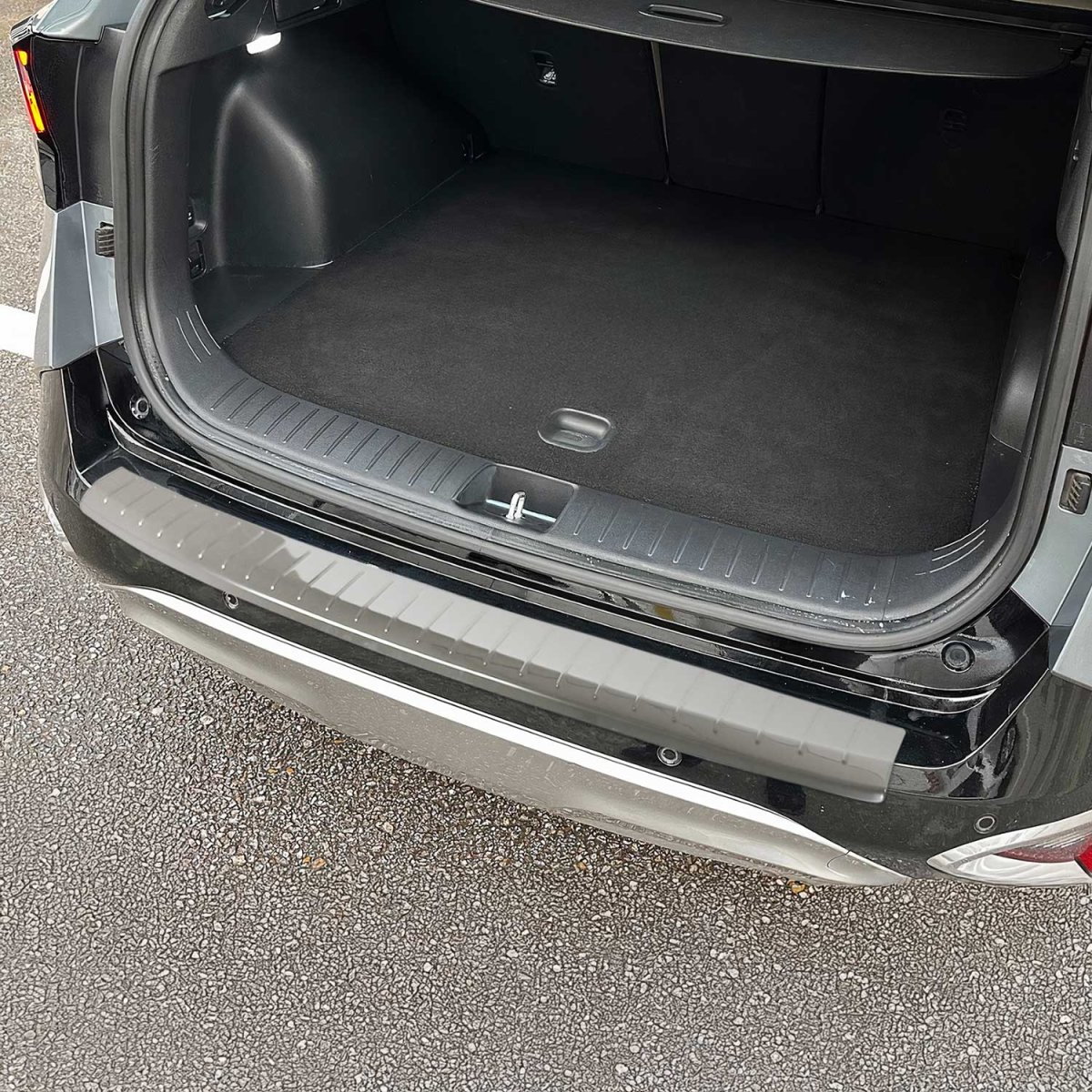 Kia Sportage Bumper Sill Cover - Rear - Omac - S.Steel - Gloss Silver - 2020-2022